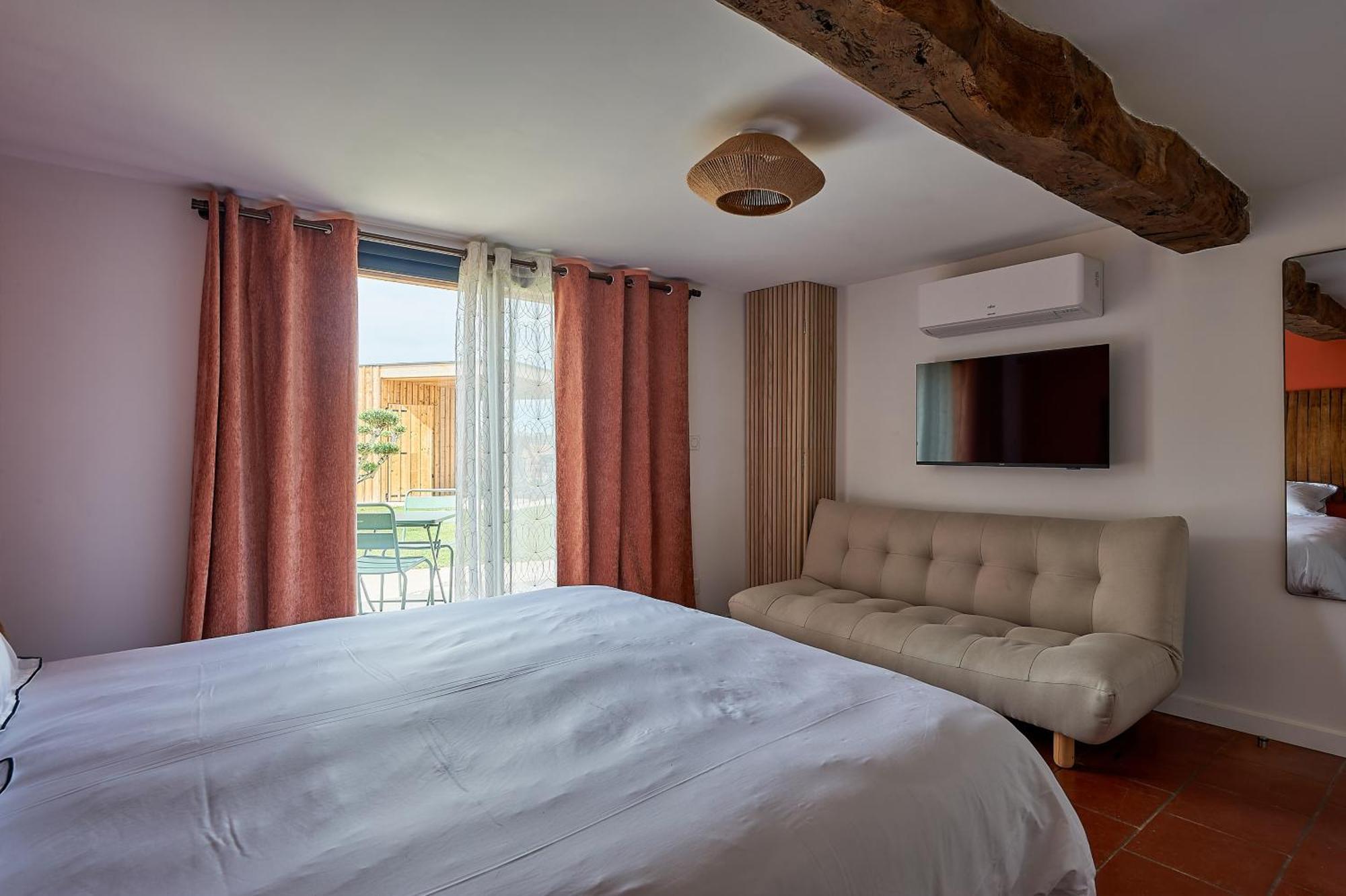 Le Repaire Lagardere Bed and Breakfast Lussac  Exteriör bild